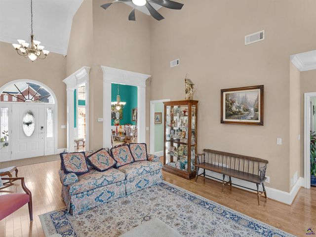 100 S Cambridge Drive, Griffin, GA 30224