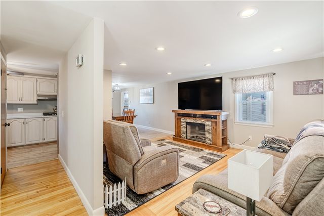 1785 W Shore Road, Warwick, RI 02889