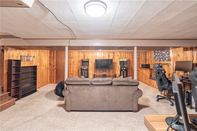 1785 W Shore Road, Warwick, RI 02889