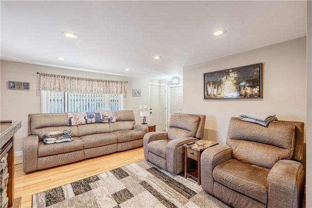 1785 W Shore Road, Warwick, RI 02889