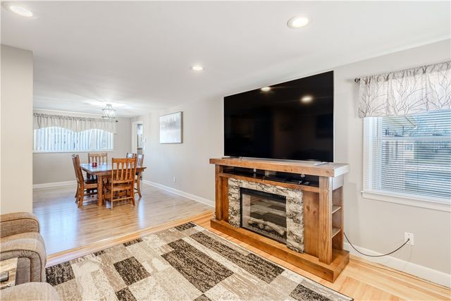 1785 W Shore Road, Warwick, RI 02889