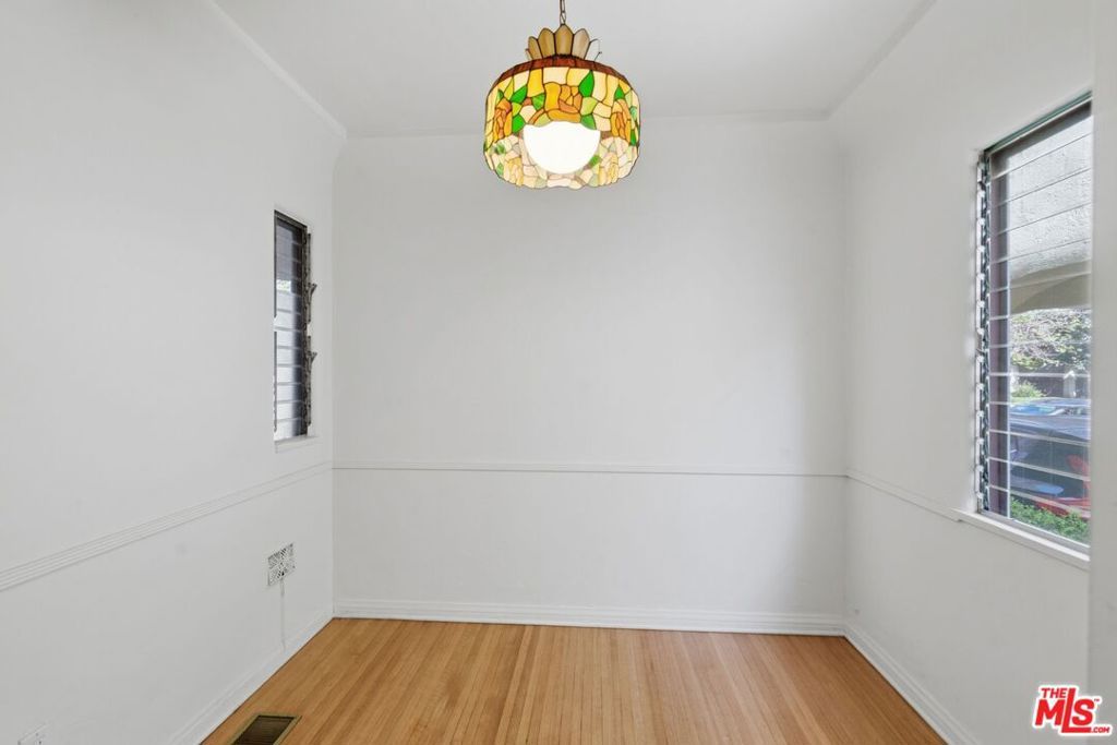 Image 12 of property listing at 1042 S Crescent Heights Boulevard, Los Angeles, CA 90035