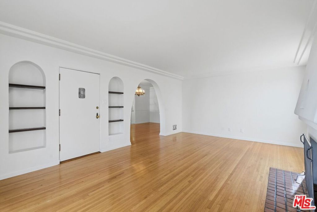 Image 5 of property listing at 1042 S Crescent Heights Boulevard, Los Angeles, CA 90035