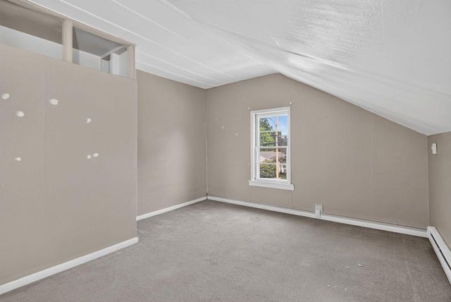 1129 W NEW YORK AVENUE, Oshkosh, WI 54901