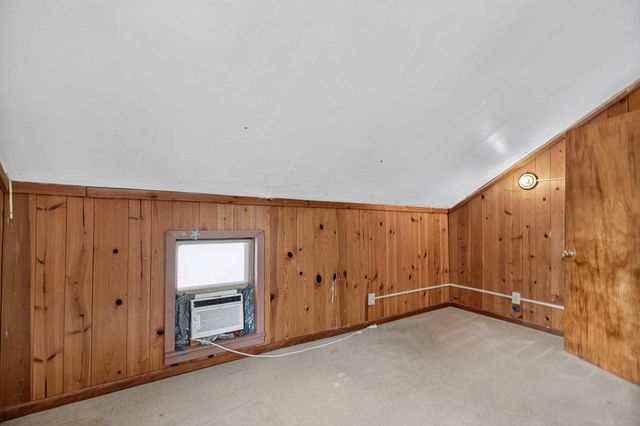 1129 W NEW YORK AVENUE, Oshkosh, WI 54901