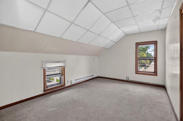 1129 W NEW YORK AVENUE, Oshkosh, WI 54901