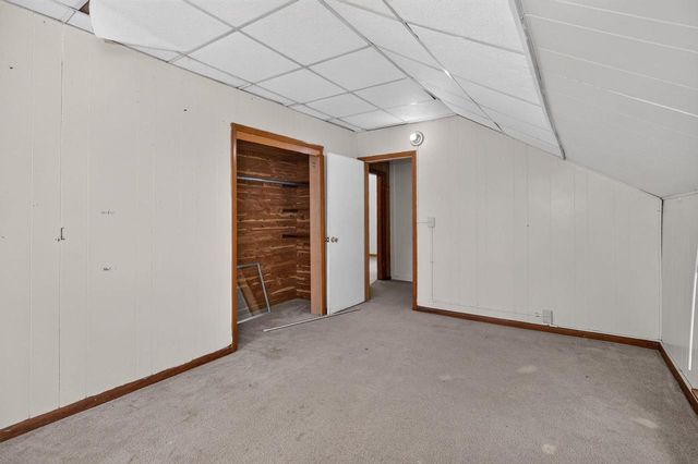 1129 W NEW YORK AVENUE, Oshkosh, WI 54901