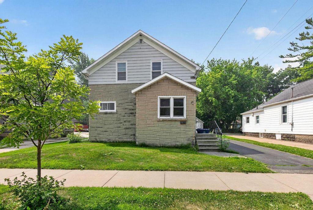 1129 W NEW YORK AVENUE, Oshkosh, WI 54901