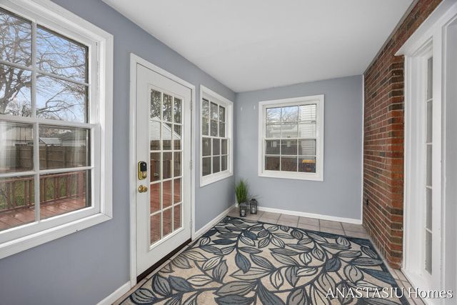 870 Mayhew Wood Drive, Grand Rapids, MI 49507