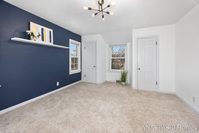 870 Mayhew Wood Drive, Grand Rapids, MI 49507