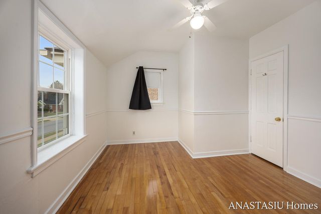 870 Mayhew Wood Drive, Grand Rapids, MI 49507