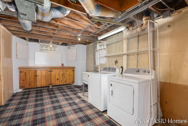 870 Mayhew Wood Drive, Grand Rapids, MI 49507