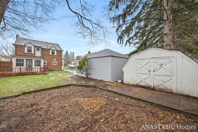870 Mayhew Wood Drive, Grand Rapids, MI 49507