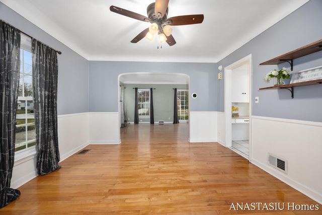 870 Mayhew Wood Drive, Grand Rapids, MI 49507