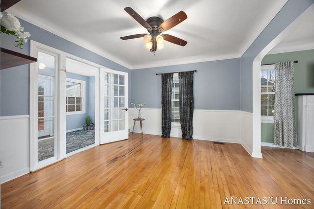 870 Mayhew Wood Drive, Grand Rapids, MI 49507