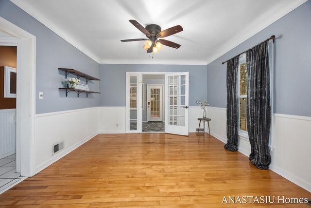 870 Mayhew Wood Drive, Grand Rapids, MI 49507