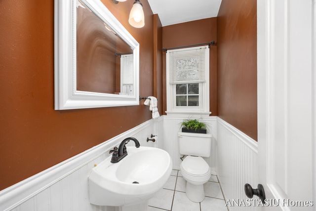 870 Mayhew Wood Drive, Grand Rapids, MI 49507