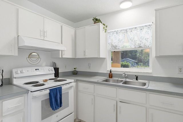 950 S PARSONS AVENUE, Deland, FL 32720