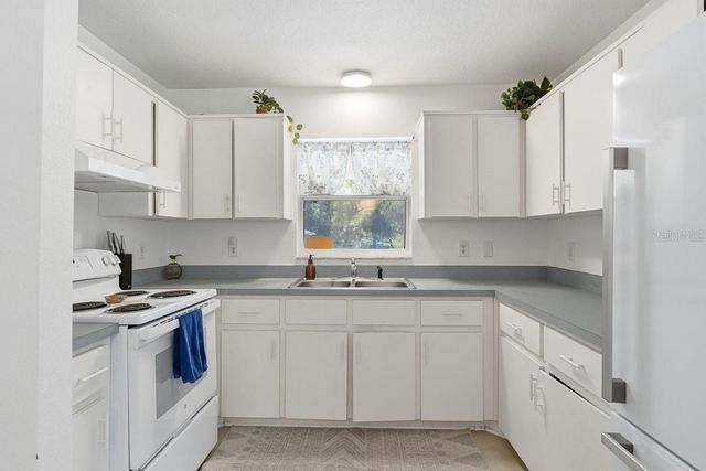 950 S PARSONS AVENUE, Deland, FL 32720