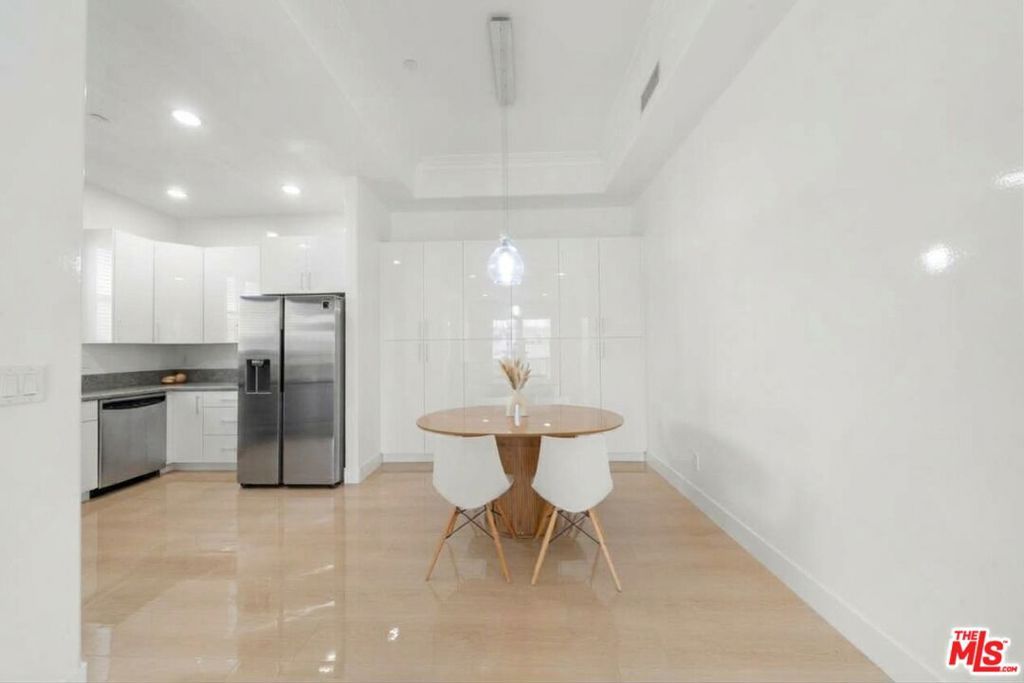 309 S Mariposa Avenue 201, Los Angeles, CA 90020 — photo 3