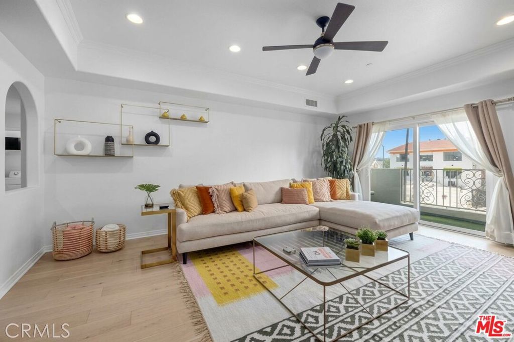 309 S Mariposa Avenue 201, Los Angeles, CA 90020 — photo 5