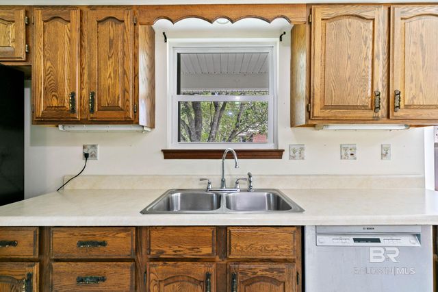 533 Wedgewood Drive, Gulf Shores, AL 36542