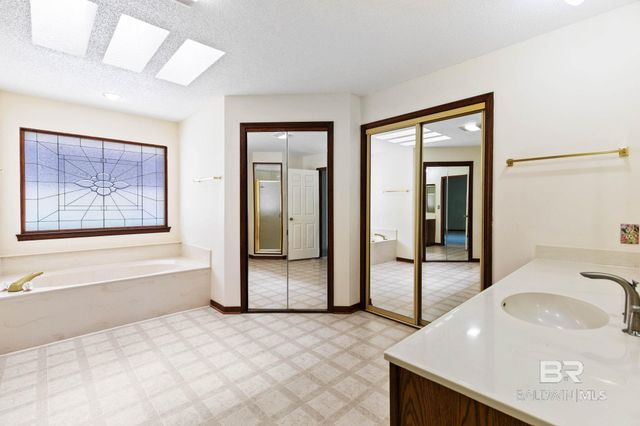 533 Wedgewood Drive, Gulf Shores, AL 36542