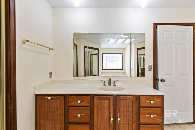 533 Wedgewood Drive, Gulf Shores, AL 36542