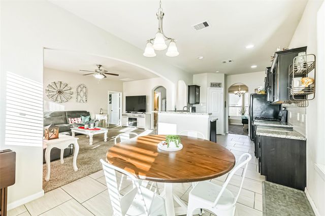 405 Lake Line Drive, Alvin, TX 77511