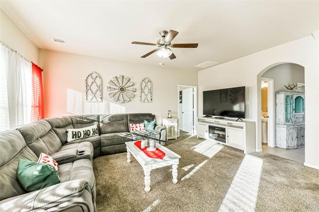 405 Lake Line Drive, Alvin, TX 77511