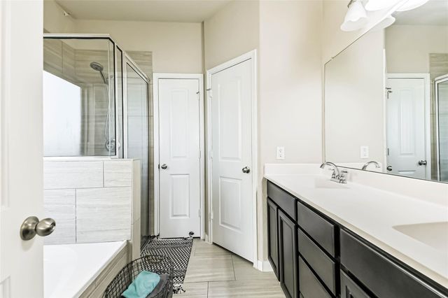 405 Lake Line Drive, Alvin, TX 77511