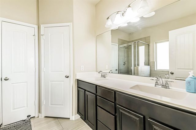 405 Lake Line Drive, Alvin, TX 77511