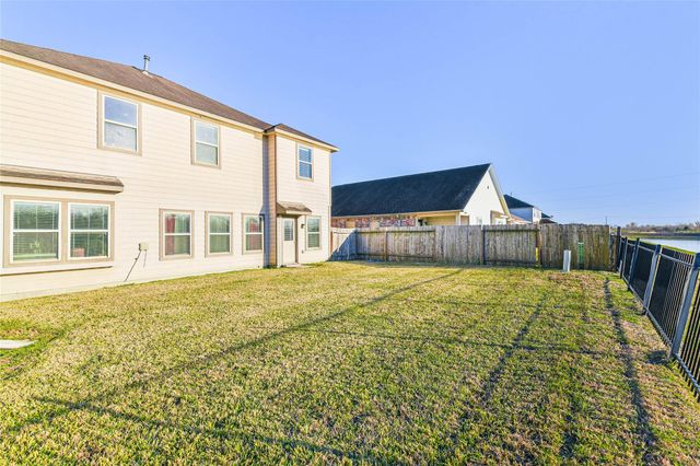 405 Lake Line Drive, Alvin, TX 77511