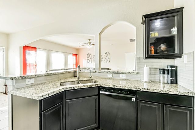 405 Lake Line Drive, Alvin, TX 77511