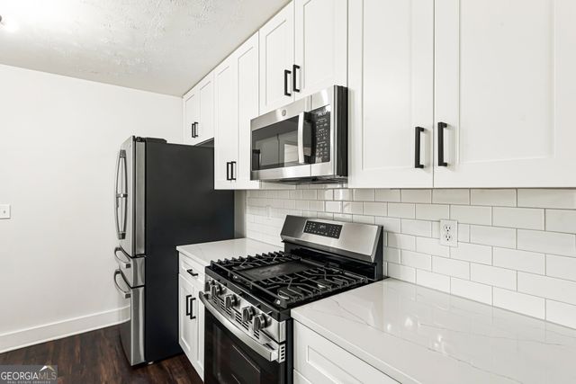 2586 Abbotts Glen Drive NW, Acworth, GA 30101