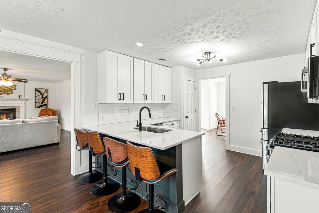 2586 Abbotts Glen Drive NW, Acworth, GA 30101 — photo 3