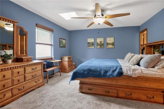 9930 N Cherry Drive, Kansas City, MO 64155