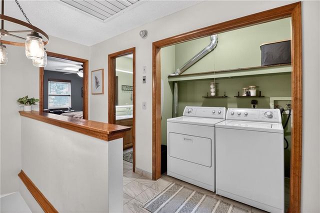 9930 N Cherry Drive, Kansas City, MO 64155