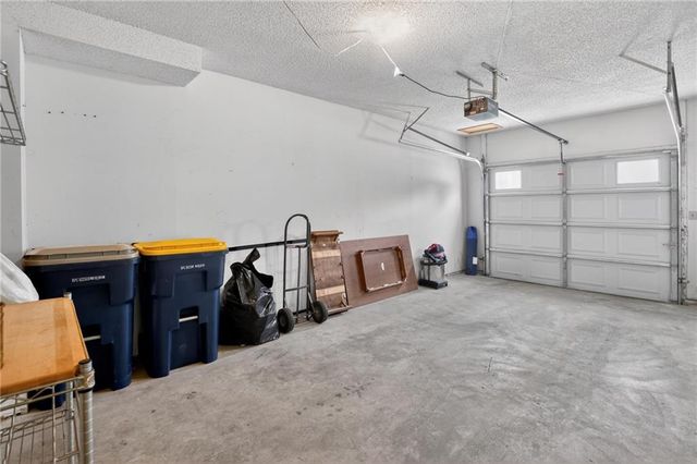 9930 N Cherry Drive, Kansas City, MO 64155