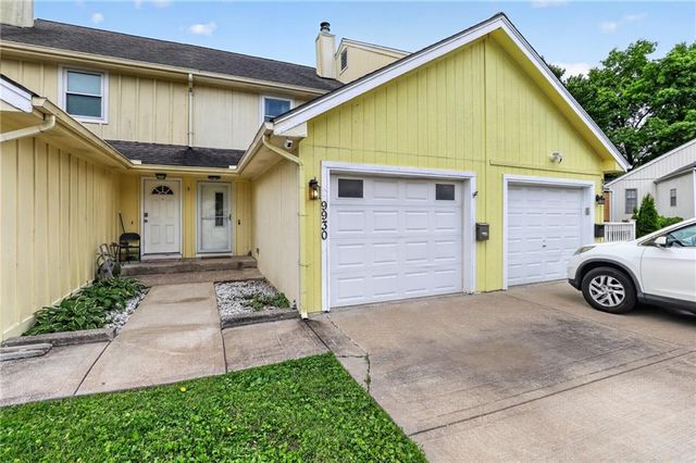 9930 N Cherry Drive, Kansas City, MO 64155