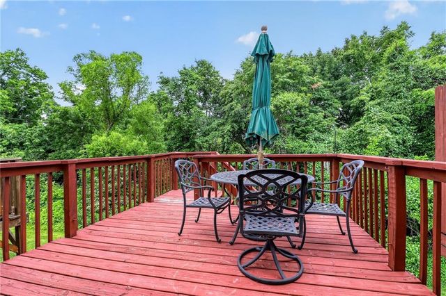 9930 N Cherry Drive, Kansas City, MO 64155