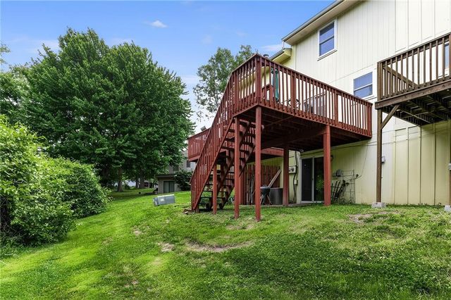 9930 N Cherry Drive, Kansas City, MO 64155