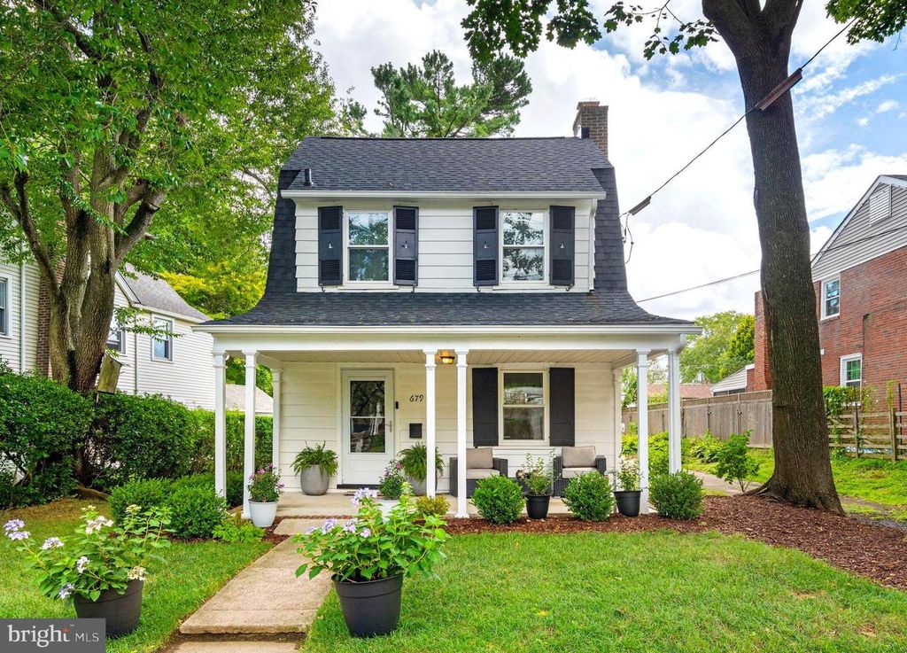 679 CRICKET AVE, Ardmore, PA 19003