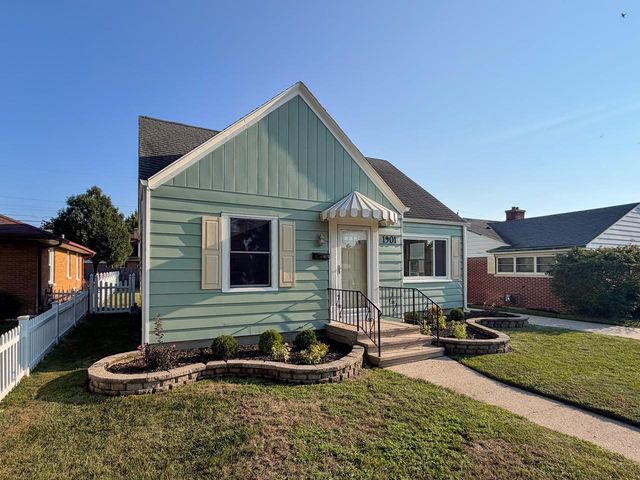 1901 74th PLACE, Kenosha, WI 53143