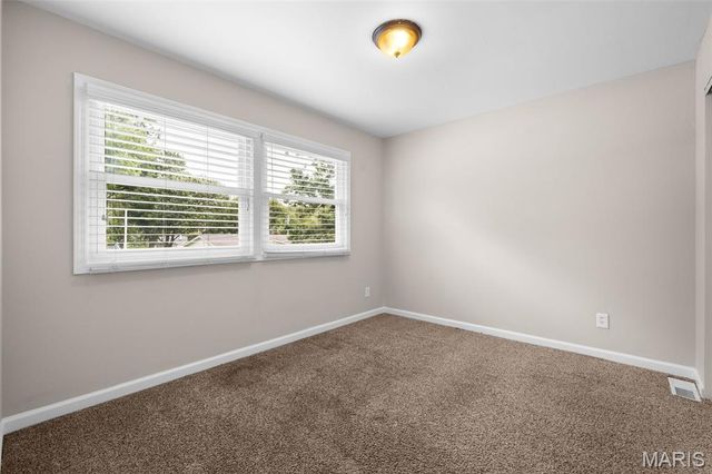 615 Creststone Drive, Florissant, MO 63033