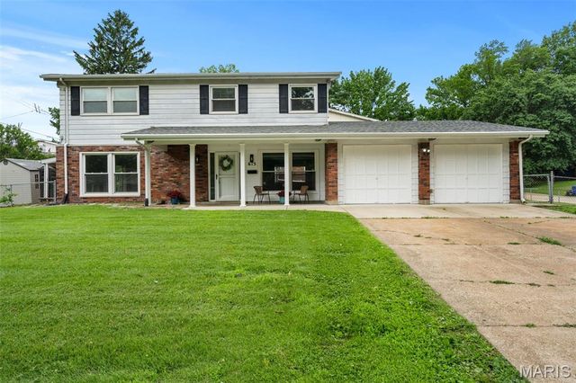 615 Creststone Drive, Florissant, MO 63033