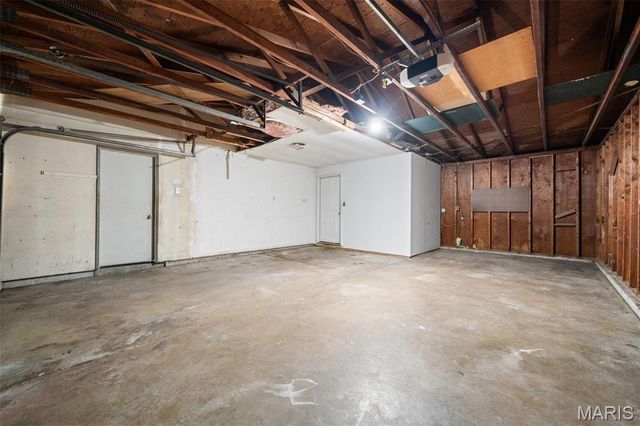 615 Creststone Drive, Florissant, MO 63033