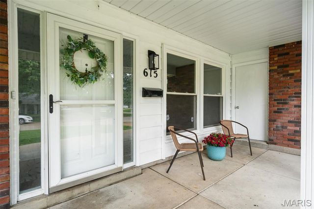 615 Creststone Drive, Florissant, MO 63033