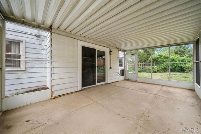 615 Creststone Drive, Florissant, MO 63033