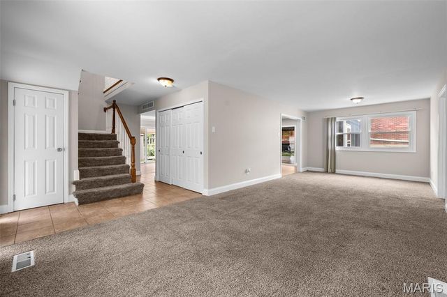 615 Creststone Drive, Florissant, MO 63033